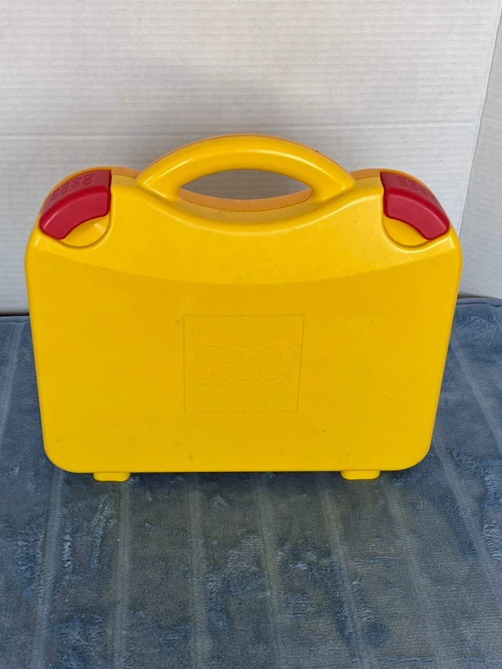 Lego: Assortment of Various Sizes & Colors of Lego Blocks W/ a Lego Case